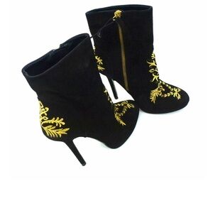 NWT Zara heels boots Rare bloggers fave only sold in Europe euro 39